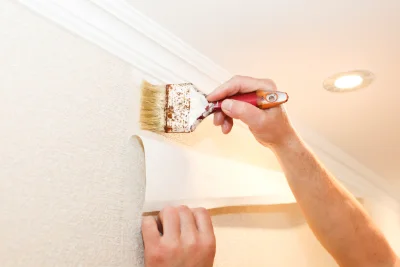 Pose de papier peint à Ausseing — revêtements muraux et toiles de verre